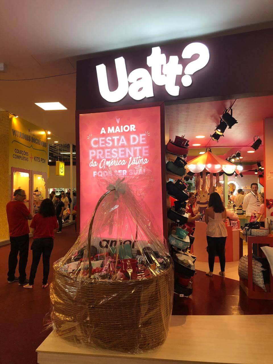 Maior cesta de presentes da américa latina no estande da Uatt?na ABCasa Fair 2019